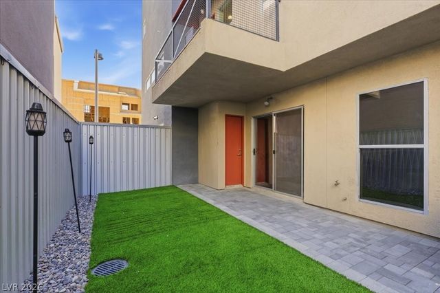 250 Tower Street, Las Vegas, NV 89101