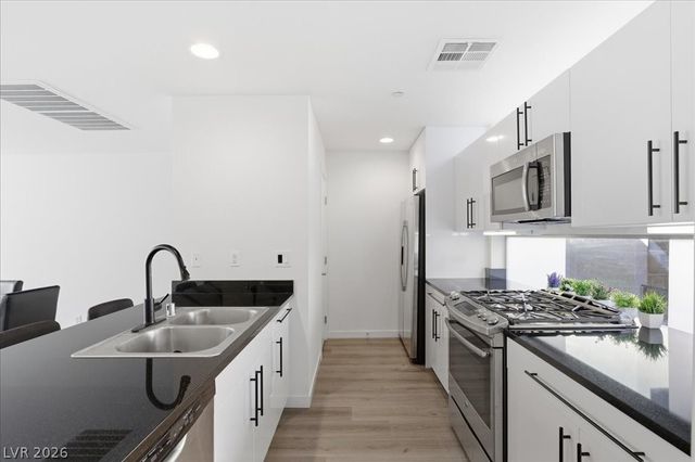 250 Tower Street, Las Vegas, NV 89101