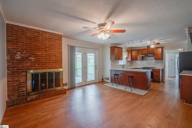 217 Navaho Drive, Spartanburg, SC 29301