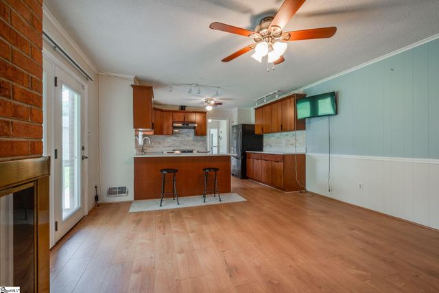 217 Navaho Drive, Spartanburg, SC 29301