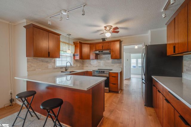 217 Navaho Drive, Spartanburg, SC 29301