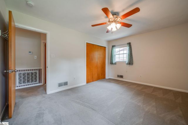 217 Navaho Drive, Spartanburg, SC 29301