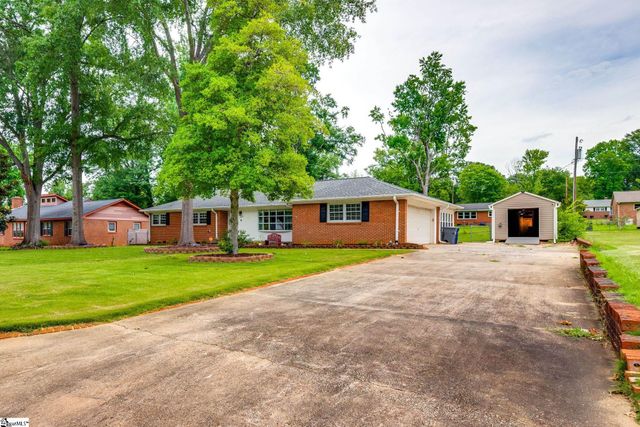 217 Navaho Drive, Spartanburg, SC 29301