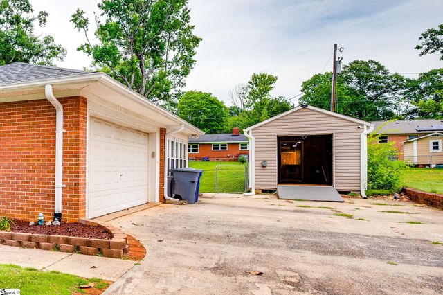 217 Navaho Drive, Spartanburg, SC 29301