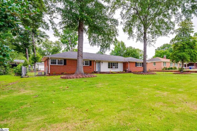 217 Navaho Drive, Spartanburg, SC 29301
