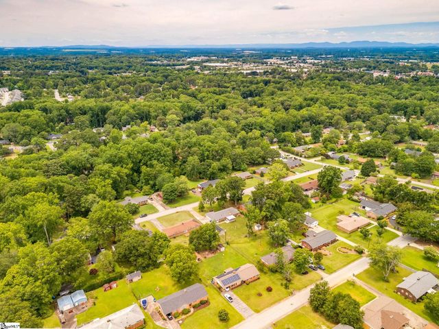 217 Navaho Drive, Spartanburg, SC 29301