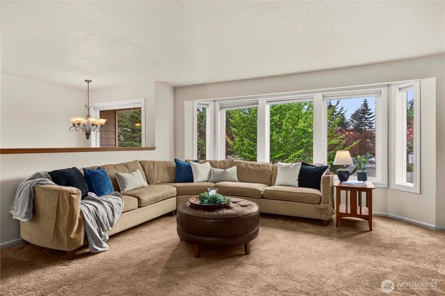 24404 222nd Avenue SE, Maple Valley, WA 98038