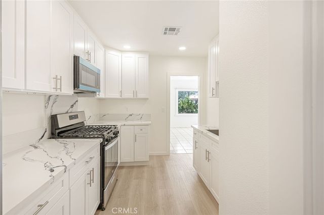 636 NW Pioneer Drive NW 1, Glendale, CA 91203