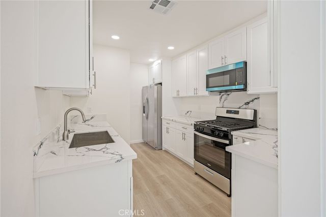 636 NW Pioneer Drive NW 1, Glendale, CA 91203