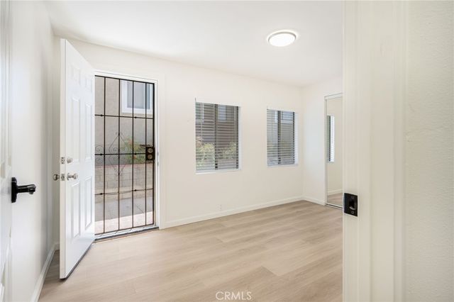 636 NW Pioneer Drive NW 1, Glendale, CA 91203