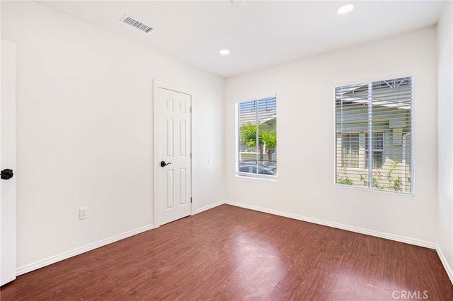 636 NW Pioneer Drive NW 1, Glendale, CA 91203