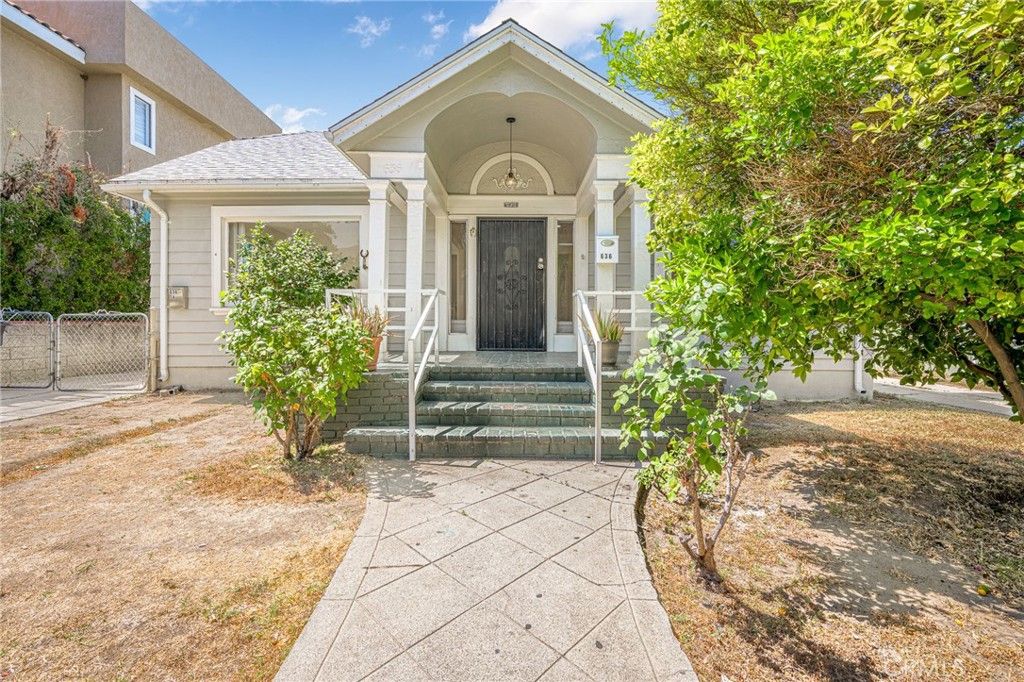 636 NW Pioneer Drive NW 1, Glendale, CA 91203
