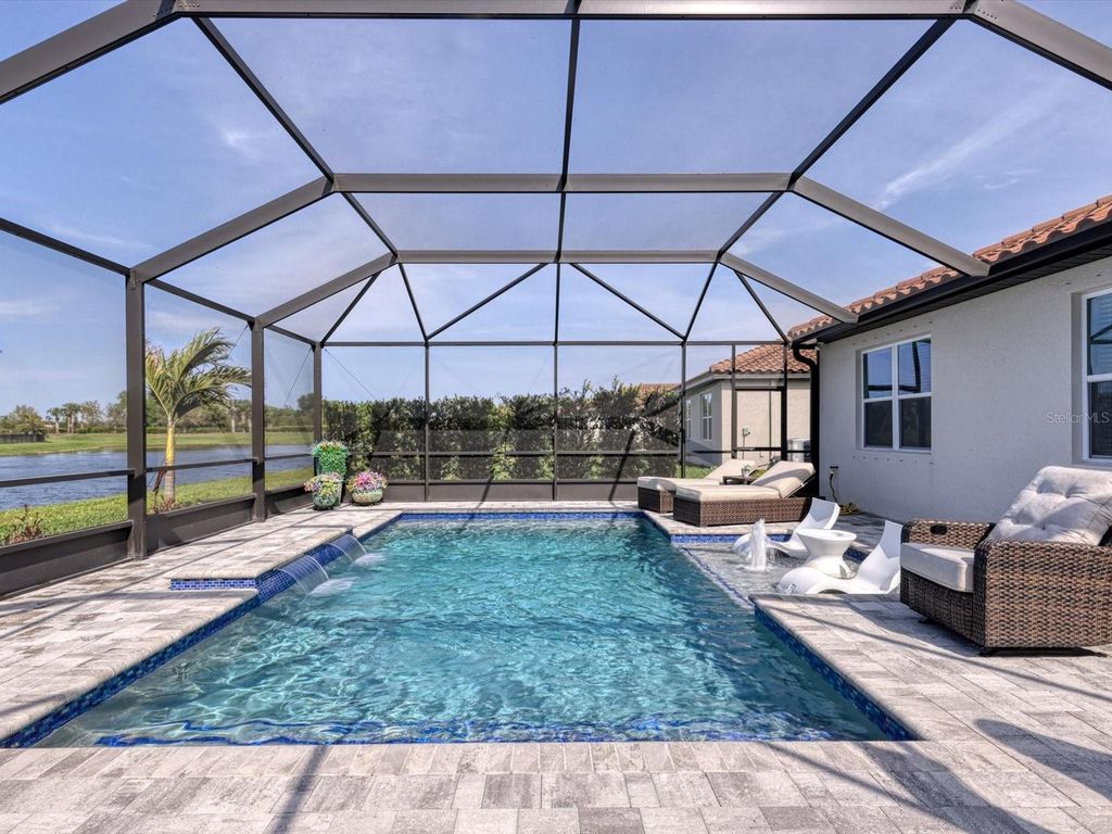 Image 24 of property listing at 13925 GREEN HAMMOCK PLACE, Bradenton, FL 34211