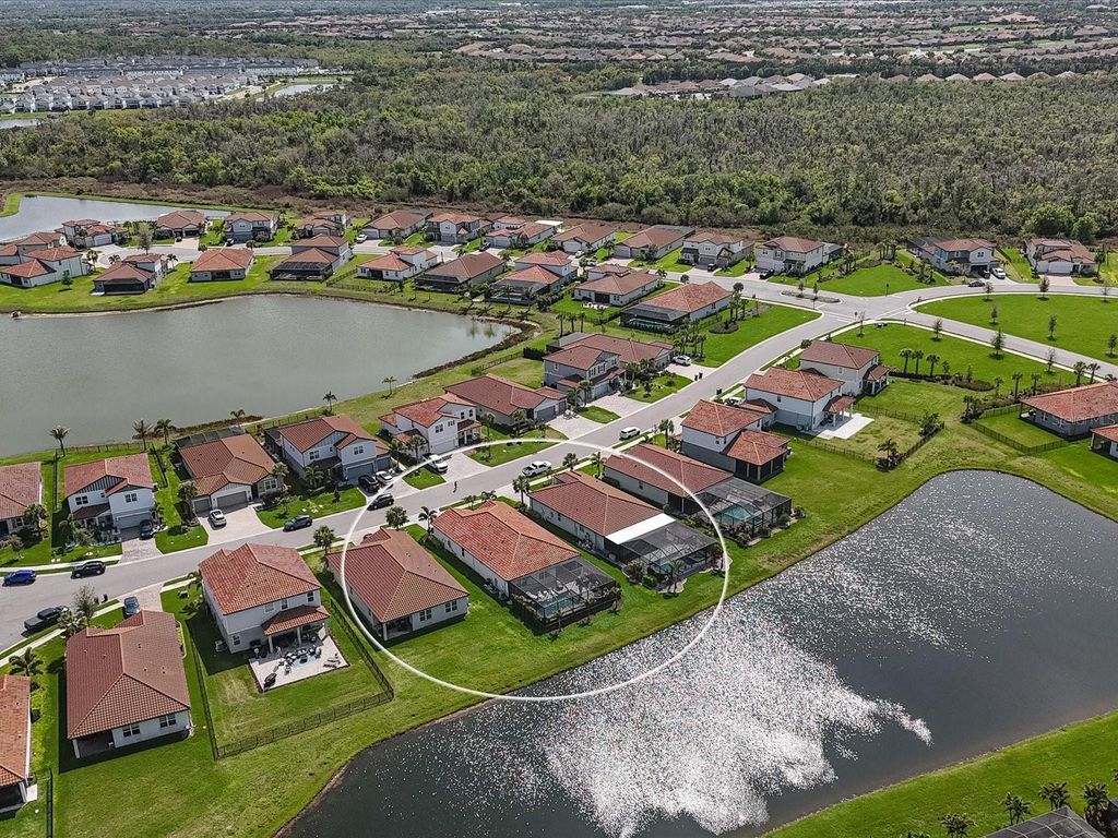 Image 31 of property listing at 13925 GREEN HAMMOCK PLACE, Bradenton, FL 34211