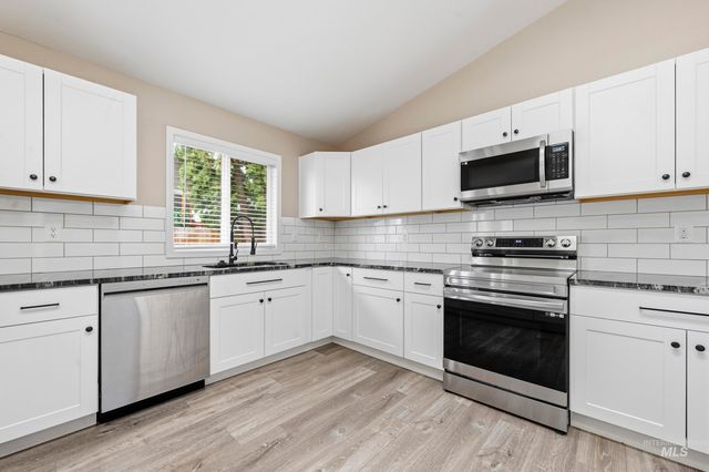 629 Lake Lowell, Nampa, ID 83686