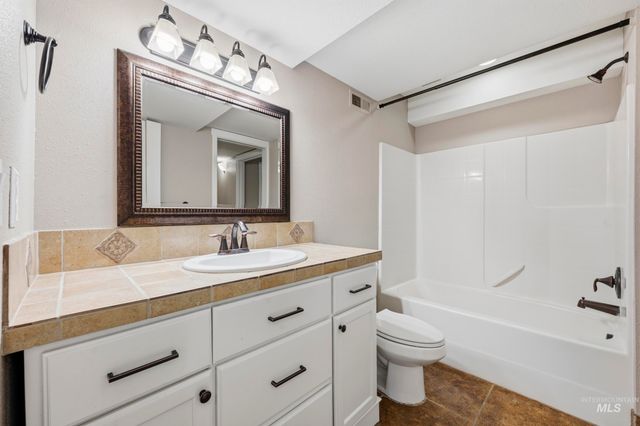 629 Lake Lowell, Nampa, ID 83686