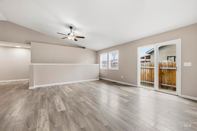 629 Lake Lowell, Nampa, ID 83686