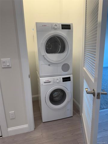 776 Fulton Street 2D, Farmingdale, NY 11735