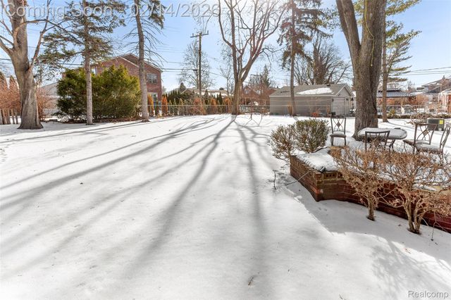 1830 N Gulley Road, Dearborn, MI 48128