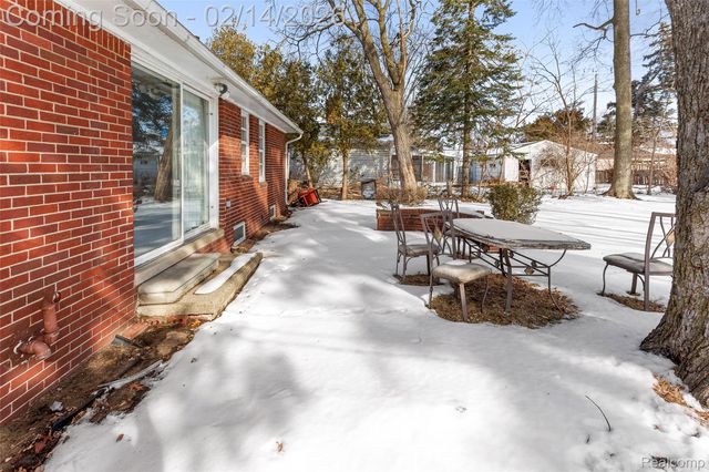 1830 N Gulley Road, Dearborn, MI 48128