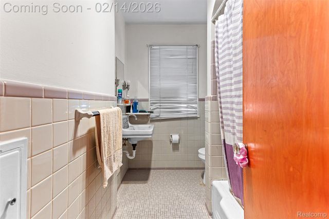 1830 N Gulley Road, Dearborn, MI 48128