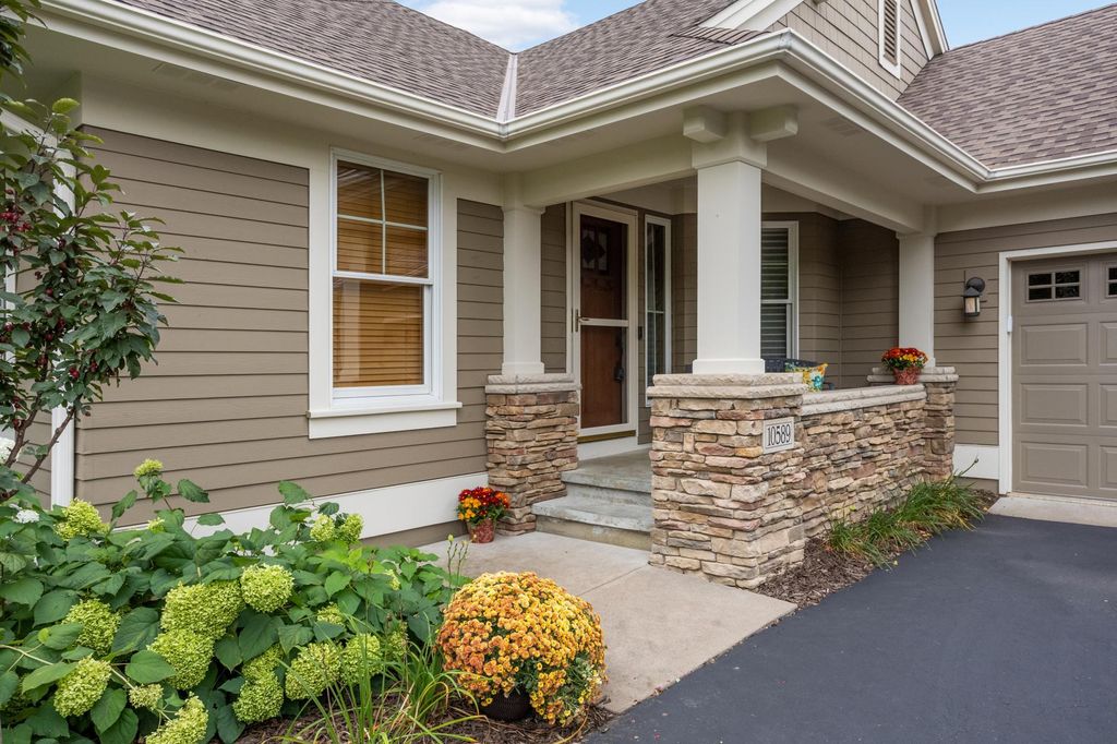 10589 Water Lily Lane, Woodbury, MN 55129 — photo 2
