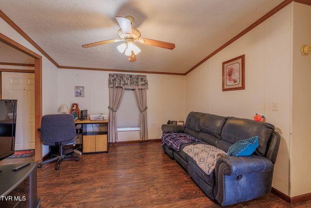 985 Old Stage Road, Greeneville, TN 37745
