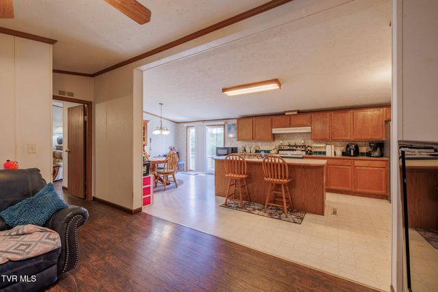 985 Old Stage Road, Greeneville, TN 37745