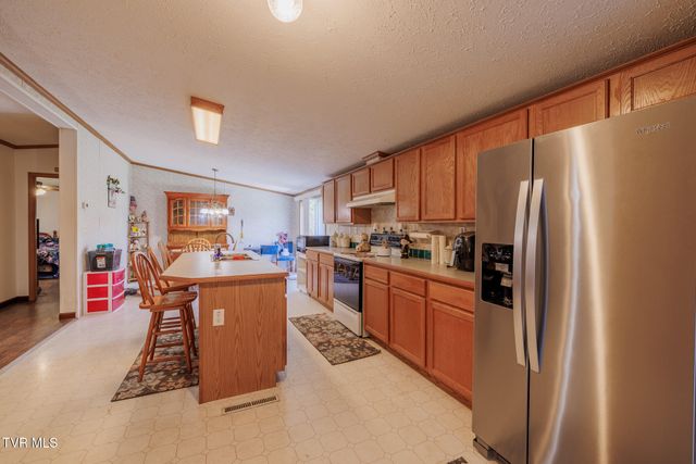985 Old Stage Road, Greeneville, TN 37745