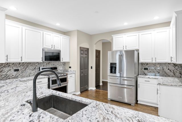 2660 Harnish Drive, Algonquin, IL 60102