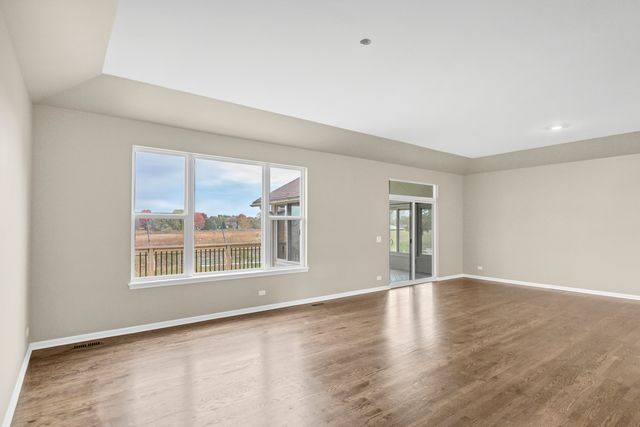 2660 Harnish Drive, Algonquin, IL 60102