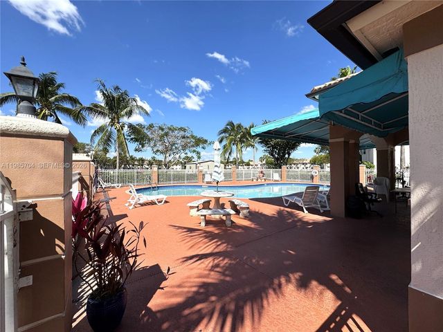 1260 SE 28th Court 104, Homestead, FL 33035
