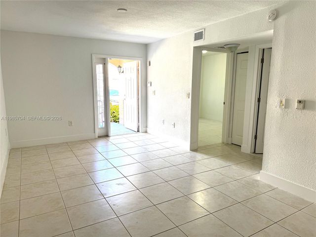 1260 SE 28th Court 104, Homestead, FL 33035
