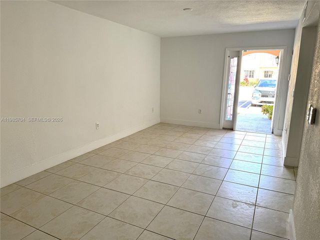 1260 SE 28th Court 104, Homestead, FL 33035