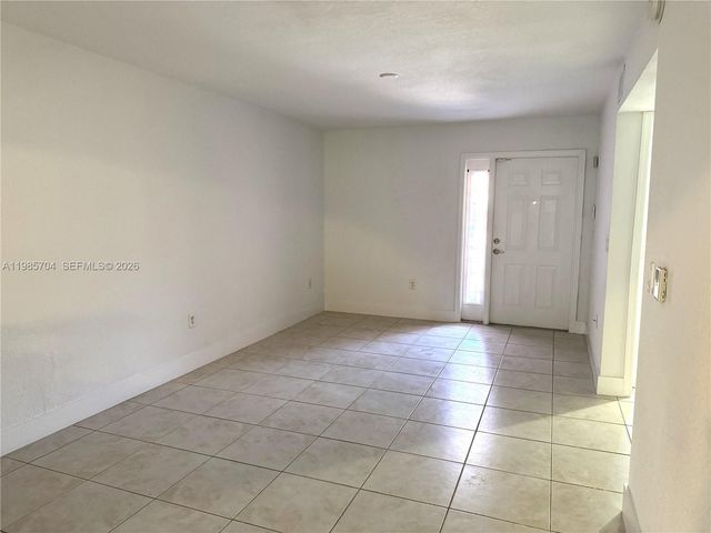 1260 SE 28th Court 104, Homestead, FL 33035