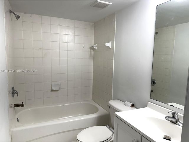 1260 SE 28th Court 104, Homestead, FL 33035