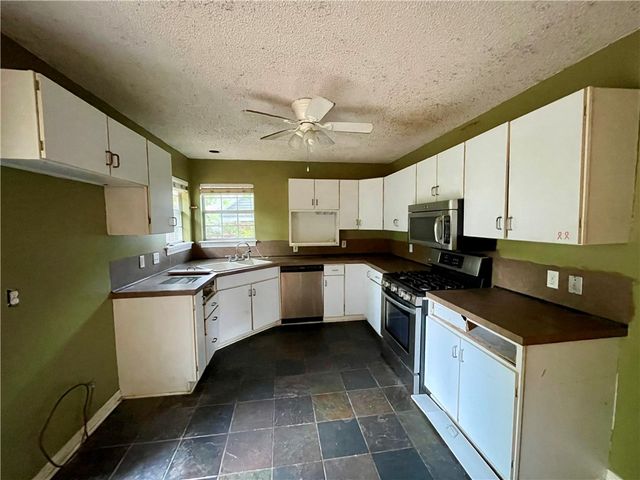 2909 E Setter Street, Fayetteville, AR 72701