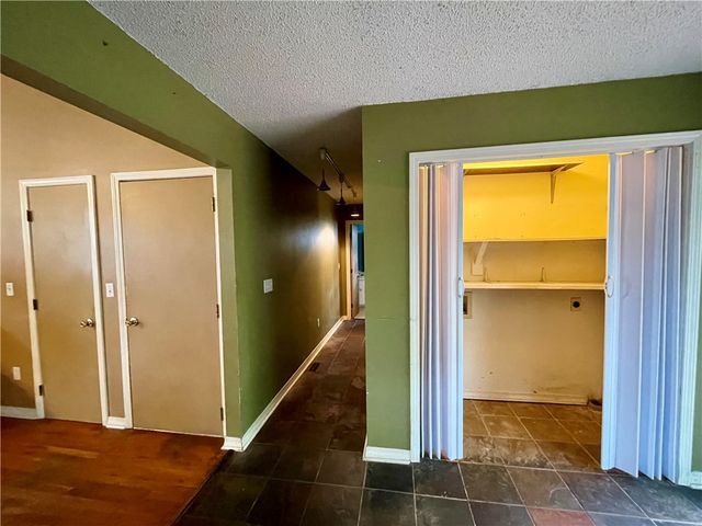2909 E Setter Street, Fayetteville, AR 72701