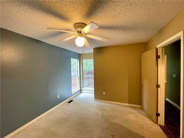 2909 E Setter Street, Fayetteville, AR 72701