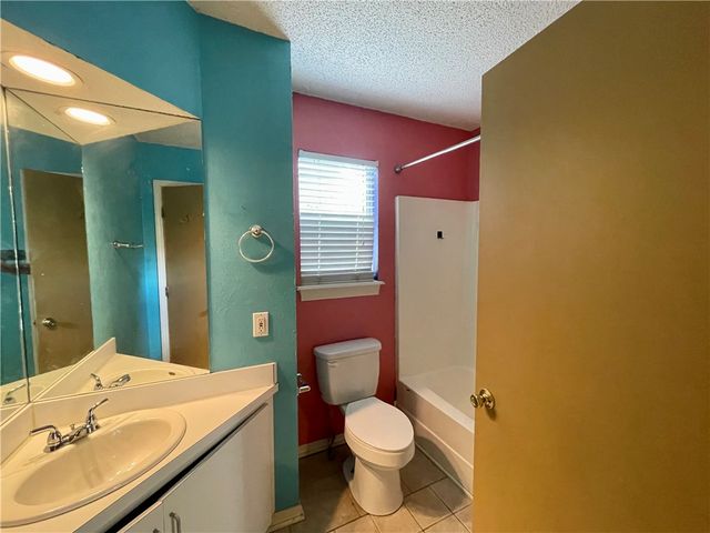 2909 E Setter Street, Fayetteville, AR 72701