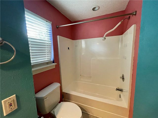 2909 E Setter Street, Fayetteville, AR 72701