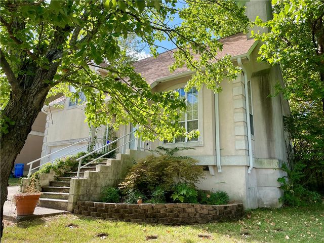 2909 E Setter Street, Fayetteville, AR 72701
