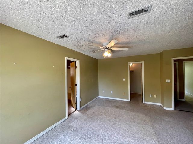 2909 E Setter Street, Fayetteville, AR 72701
