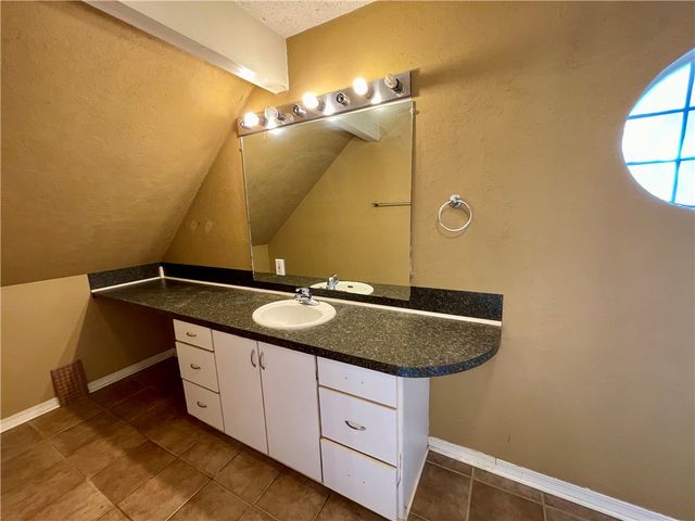 2909 E Setter Street, Fayetteville, AR 72701
