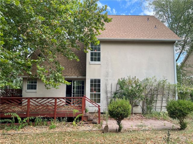 2909 E Setter Street, Fayetteville, AR 72701