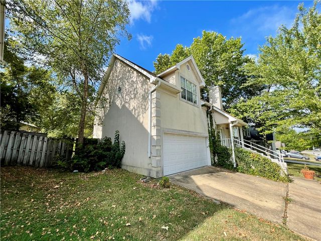 2909 E Setter Street, Fayetteville, AR 72701