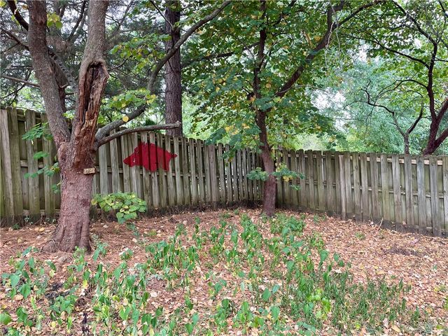 2909 E Setter Street, Fayetteville, AR 72701