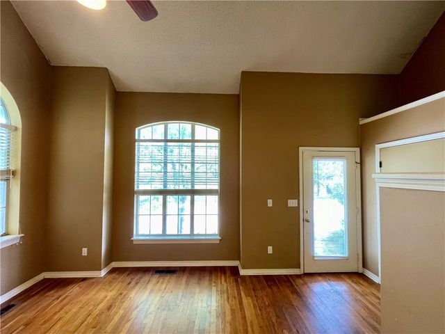 2909 E Setter Street, Fayetteville, AR 72701