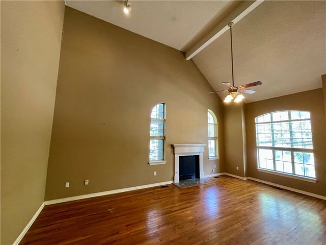 2909 E Setter Street, Fayetteville, AR 72701