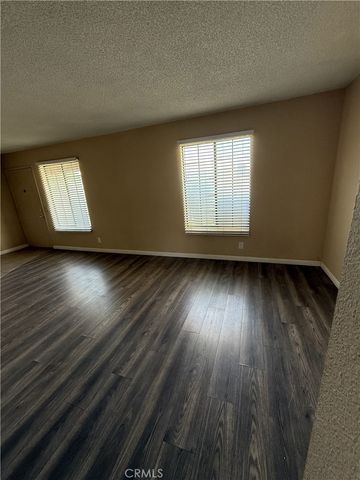 2260 E ave Q4, Palmdale, CA 93550